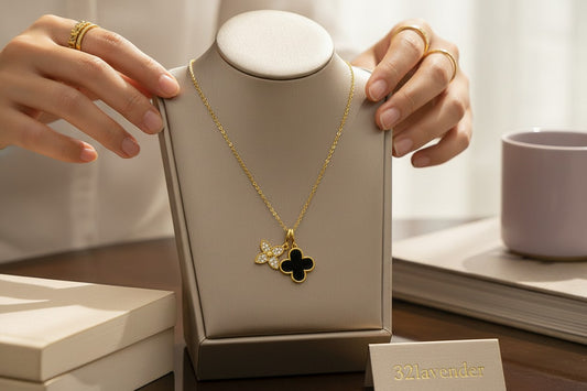 2-in-1 Magnetic Folding Heart Clover Necklace