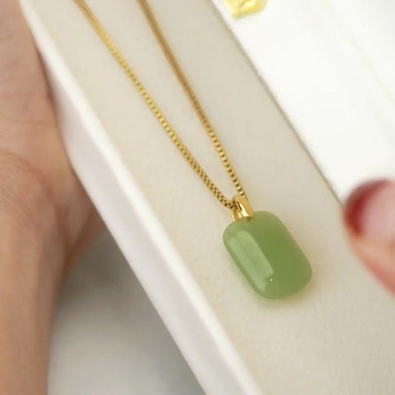 Details:
Material: Gold-tone chain, Titanium steel chain
Color: Green pendant
Style: Minimalist, elegant, timeless
Perfect for: Daily wear, gifting, layering

✨ A must-have piece for those who love simple luxury with meaning