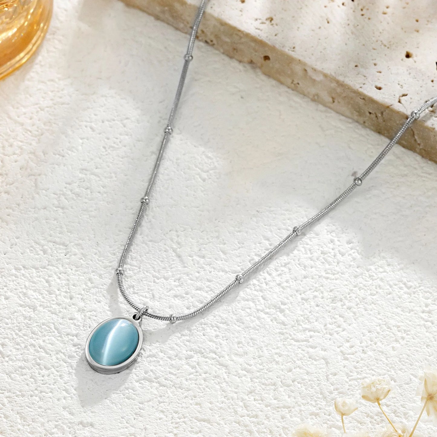 Cat's Eye Stone Pendant Necklace — Vintage Gold Oval