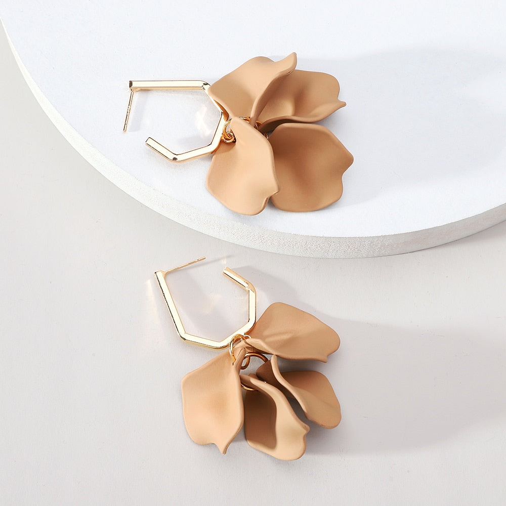 Korean Fashion Acrylic Rose Petals Flower Dangle Earrings For Women 2022 Trend Luxury Design Wedding Party Jewelry Accessories